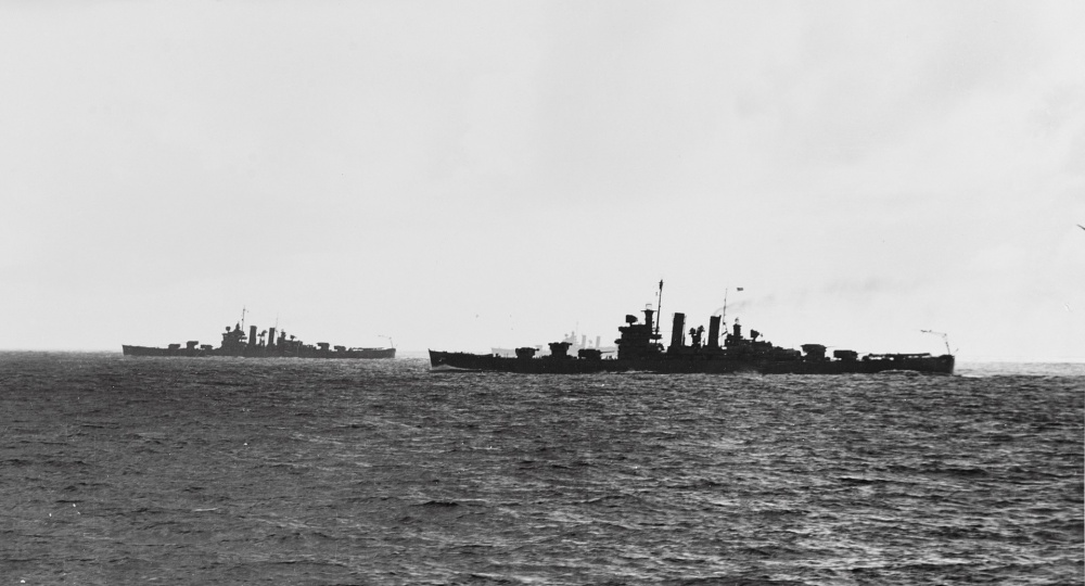 File:1920px-USS Helena, St. Louis, and Honolulu underway 80-G-57074.jpg